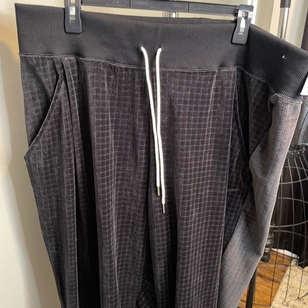 NEW Black Grey Nike Velour High Waisted Joggers Womens XXL Dv7820